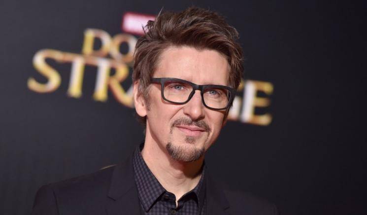 Director Scott Derrickson walks out of Marvel Doctor Strange in the Multiverse of Madness Benedict Cumberbatch